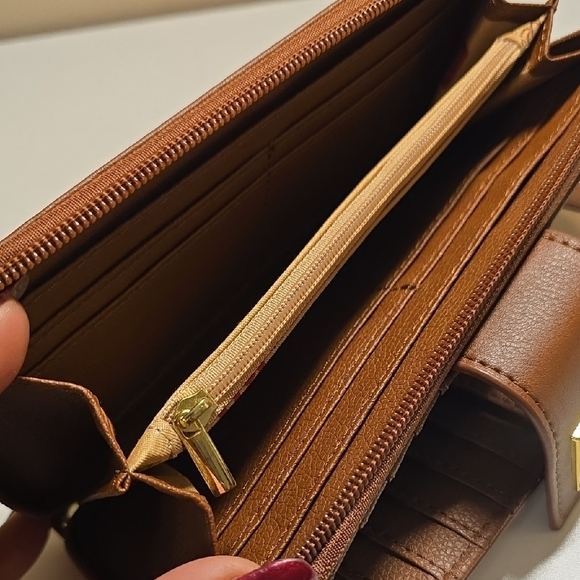 Stone Mountain Accessories Brown Wallet with Gold Accent - Picture 5 of 11